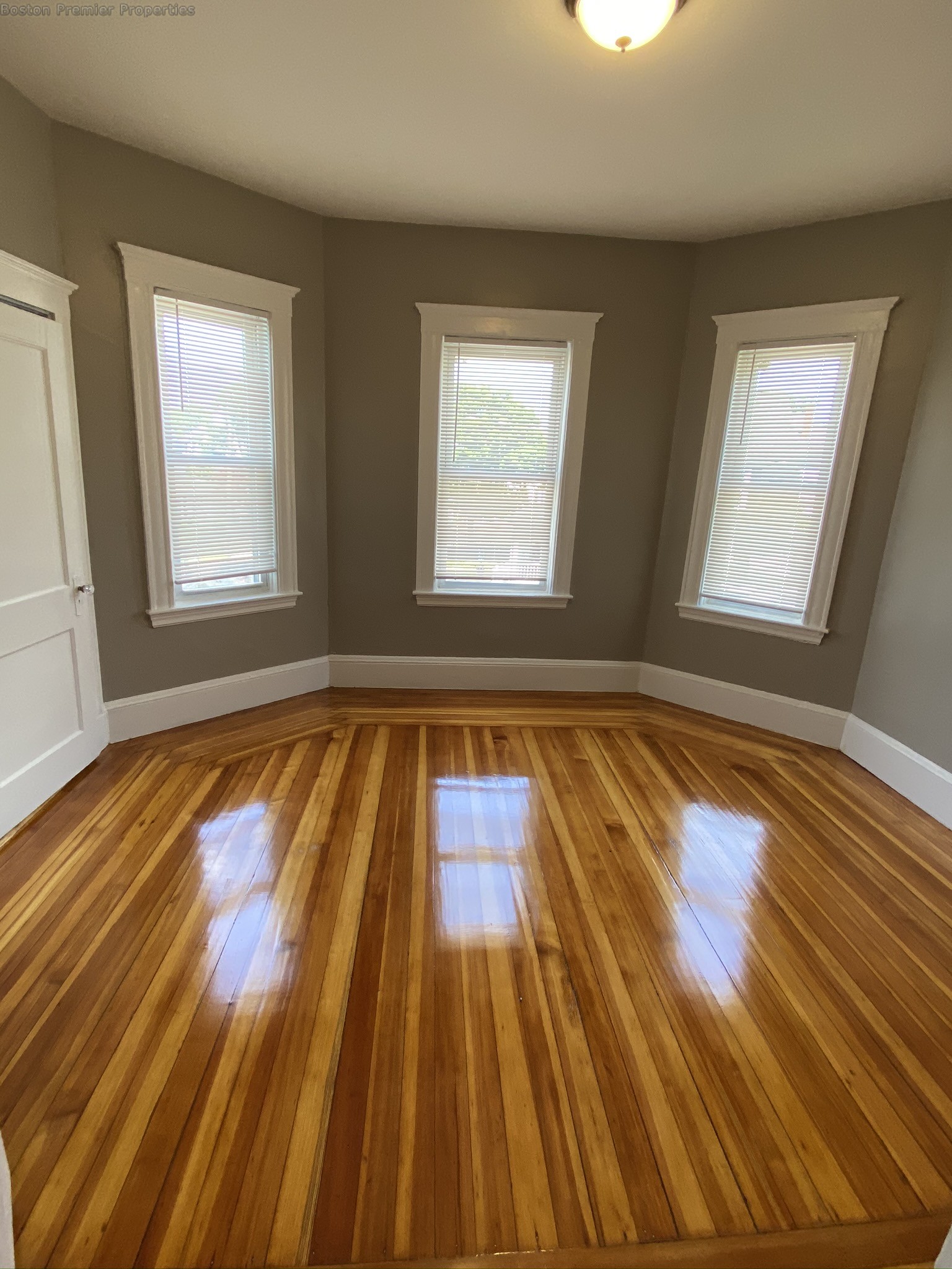 3 bed, 1 bath apartment for rent at 45 Grafton Unit 2, Quincy — photo 1 of 18