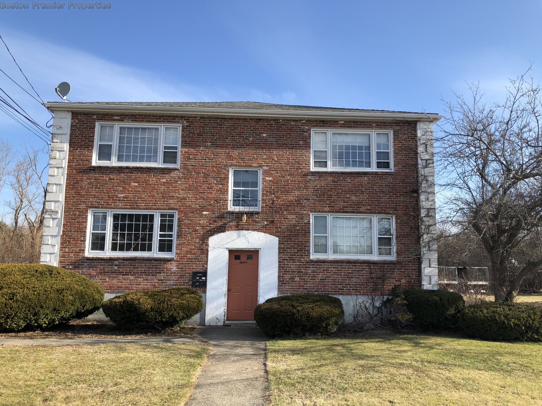 1 bed, 1 bath apartment for rent at 8 Abington Ave Unit 2L, Holbrook — photo 2 of 11