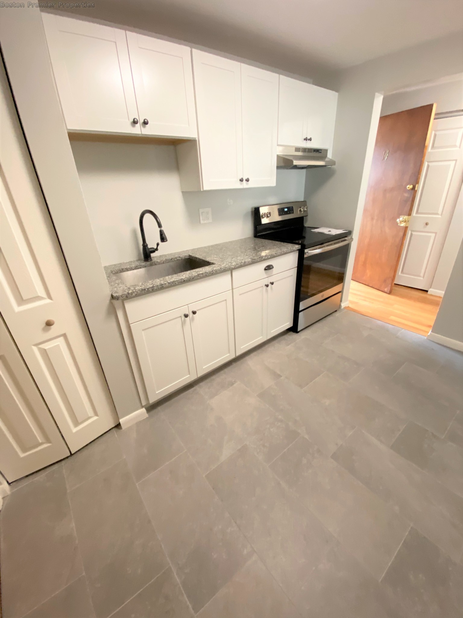 1 bed, 1 bath apartment for rent at 293 Willard St Unit 14, Quincy — photo 2 of 9
