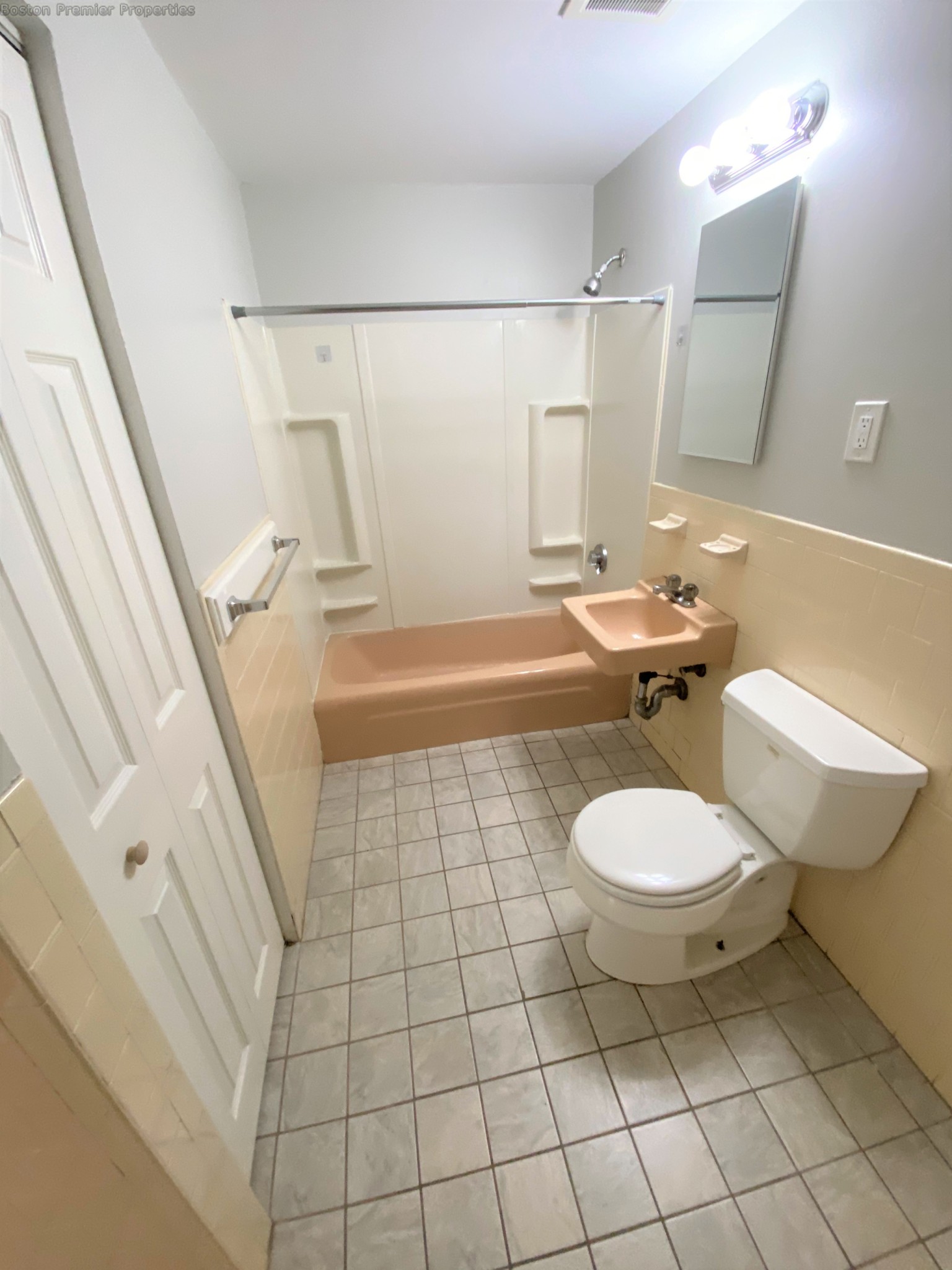 1 bed, 1 bath apartment for rent at 293 Willard St Unit 14, Quincy — photo 8 of 9