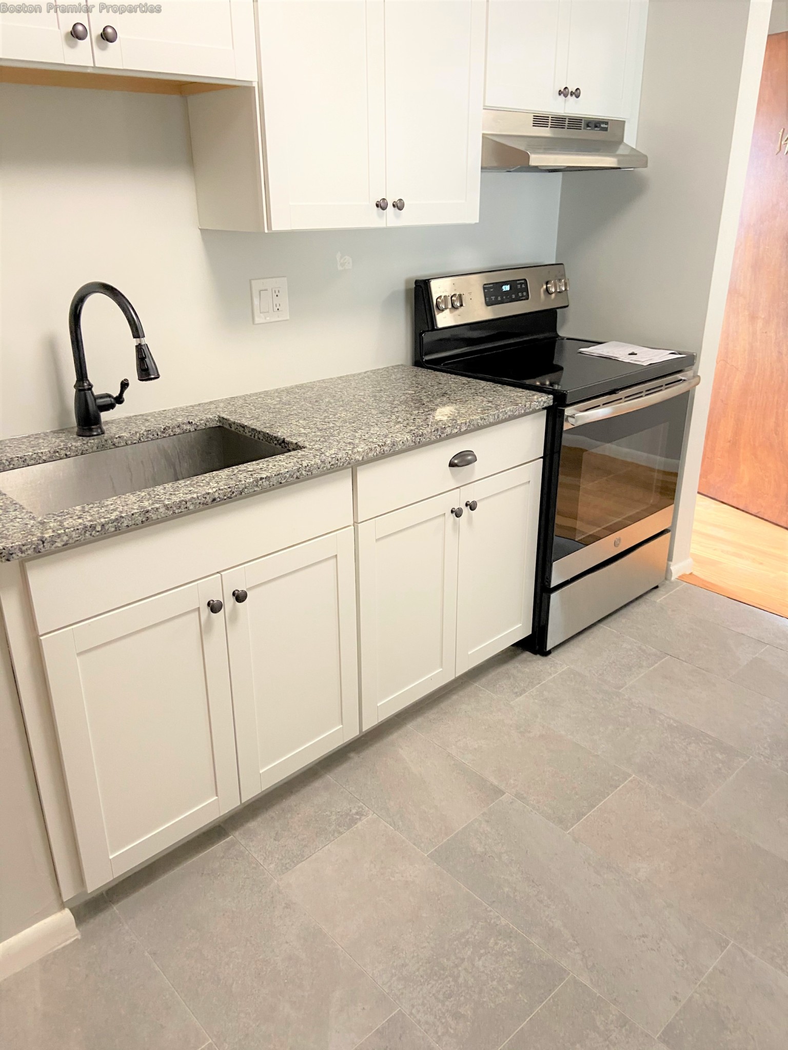 1 bed, 1 bath apartment for rent at 293 Willard St Unit 14, Quincy