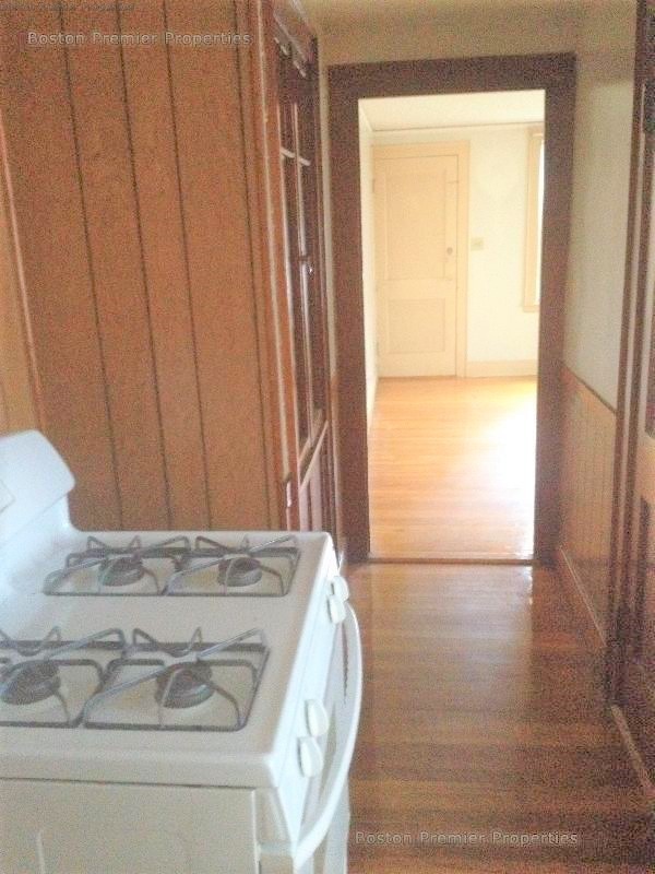 1 bed, 1 bath apartment for rent at 80-82 Brook Rd Unit 1R, Quincy — photo 8 of 10