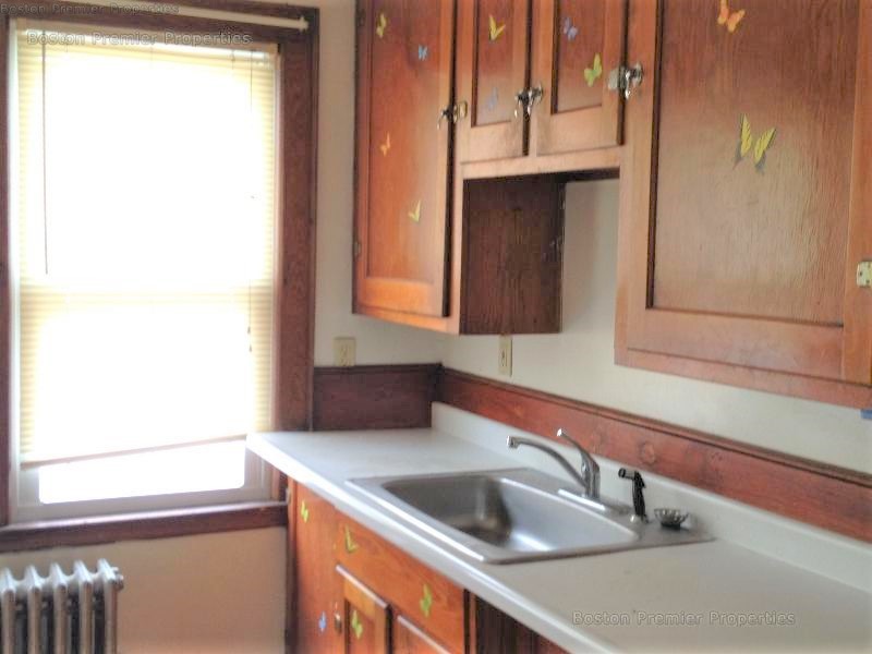 1 bed, 1 bath apartment for rent at 80-82 Brook Rd Unit 1R, Quincy — photo 5 of 10