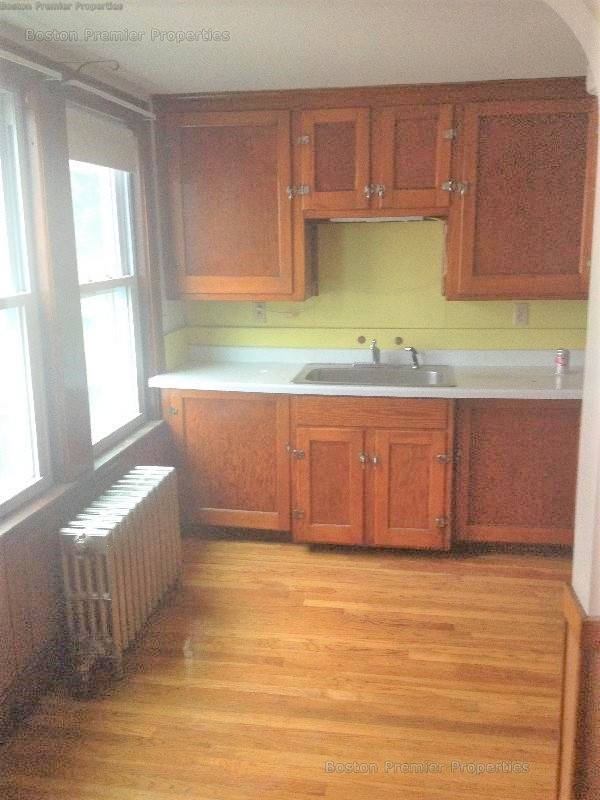 1 bed, 1 bath apartment for rent at 80-82 Brook Rd Unit 1R, Quincy — photo 6 of 10