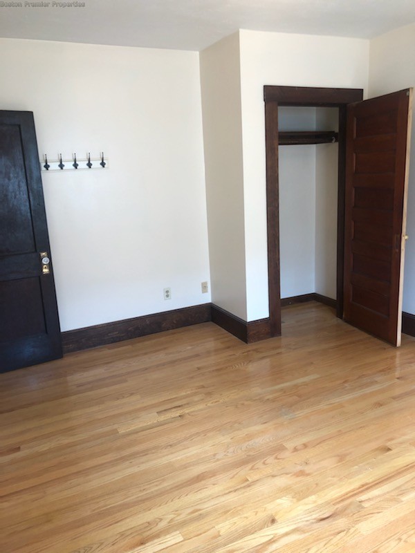 2 bed, 1 bath apartment for rent at 231 Independance Ave Unit 2, Quincy — photo 5 of 13
