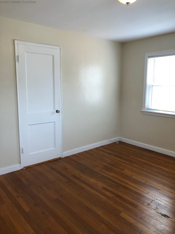 2 bed, 1 bath apartment for rent at 12 Linden Unit 3, Quincy — photo 3 of 17