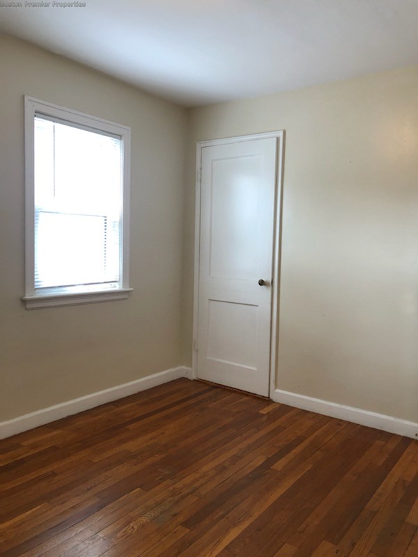 2 bed, 1 bath apartment for rent at 12 Linden Unit 3, Quincy — photo 4 of 17