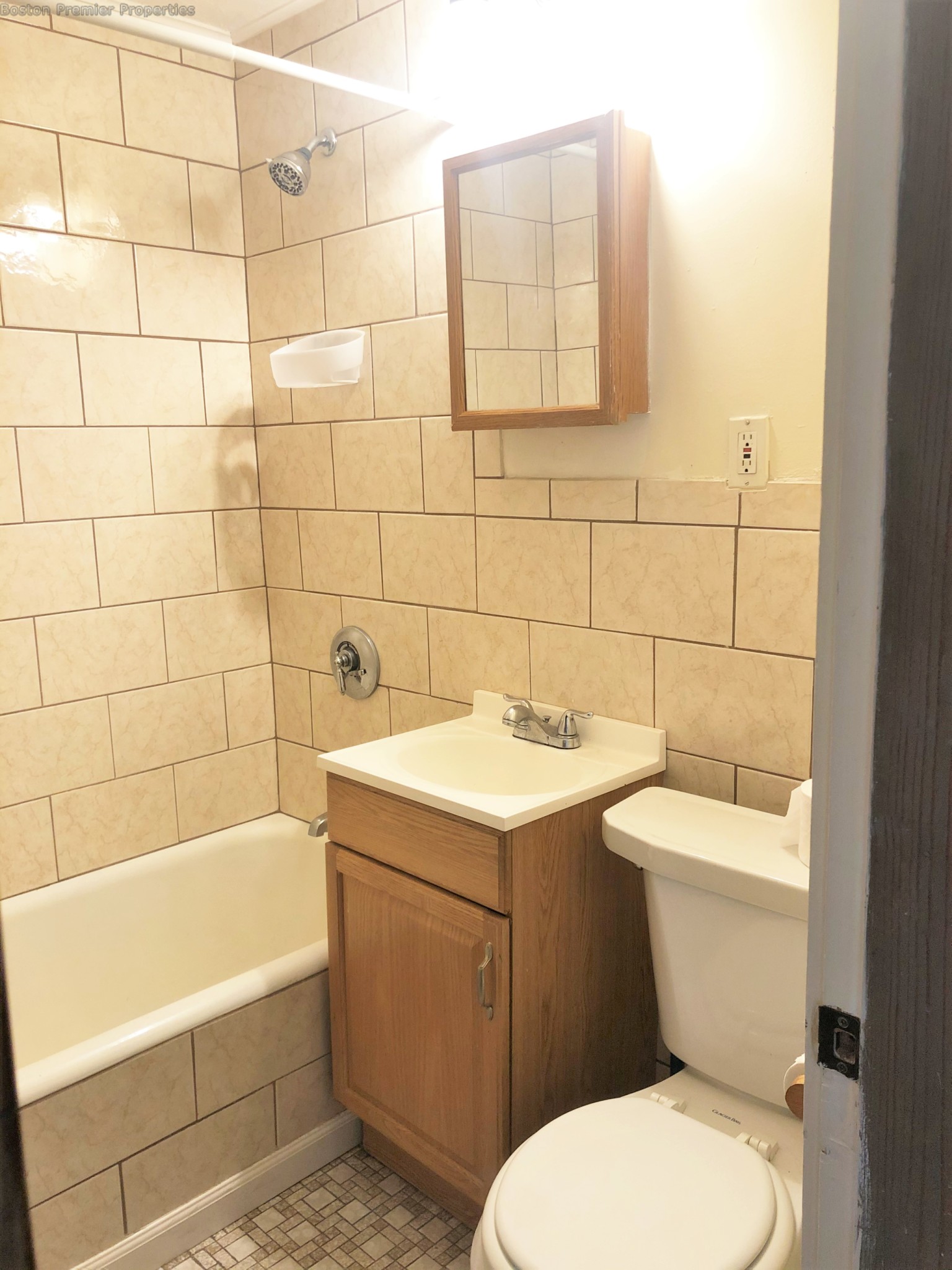 1 bed, 1 bath apartment for rent at 57 Hilda St Unit 2, Quincy — photo 4 of 12