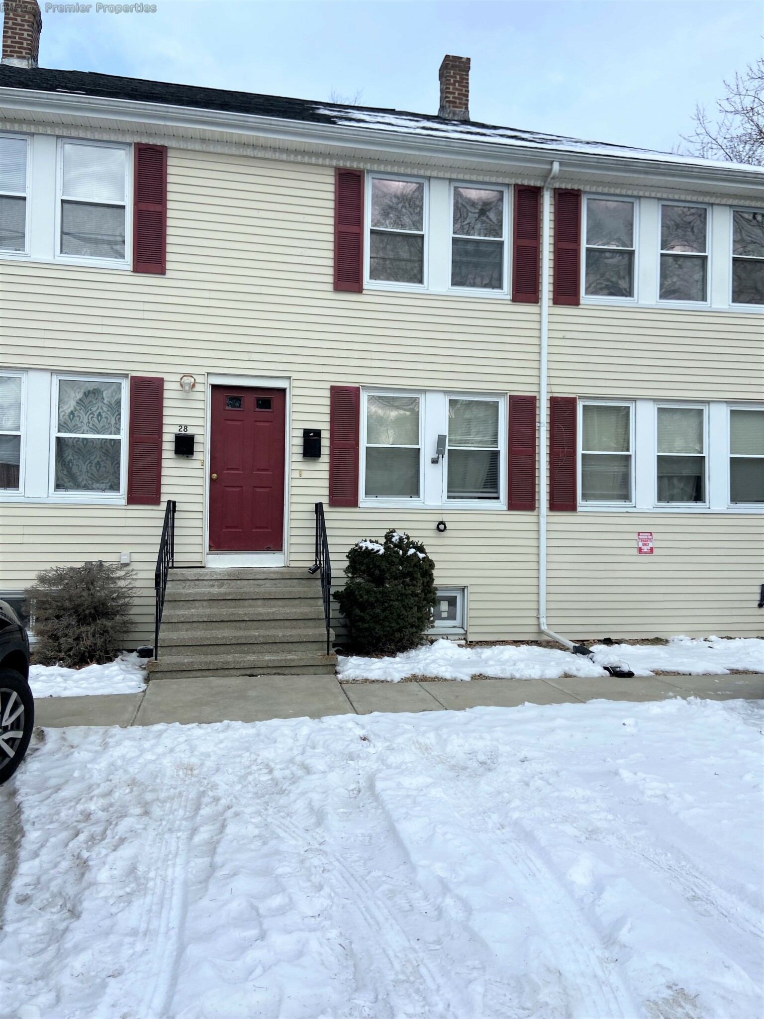 2 bed, 1 bath apartment for rent at 30 Ebbett Ave, Quincy — photo 1 of 13