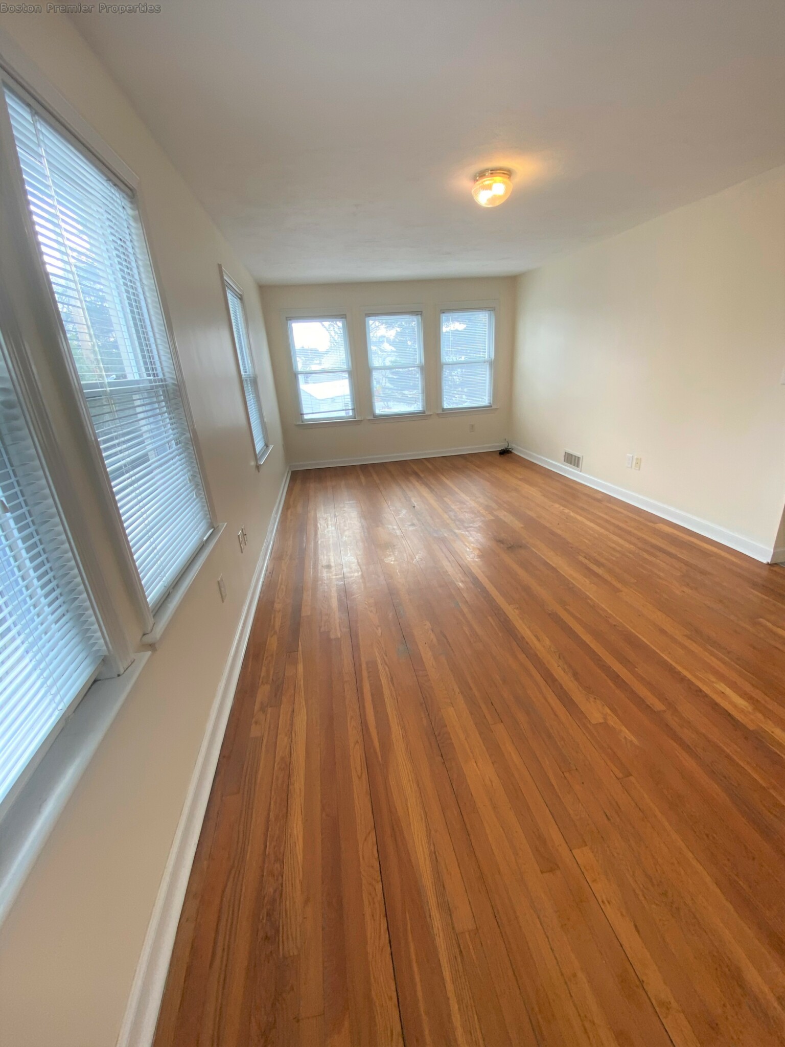 2 bed, 1 bath apartment for rent at 30 Ebbett Ave, Quincy — photo 10 of 13