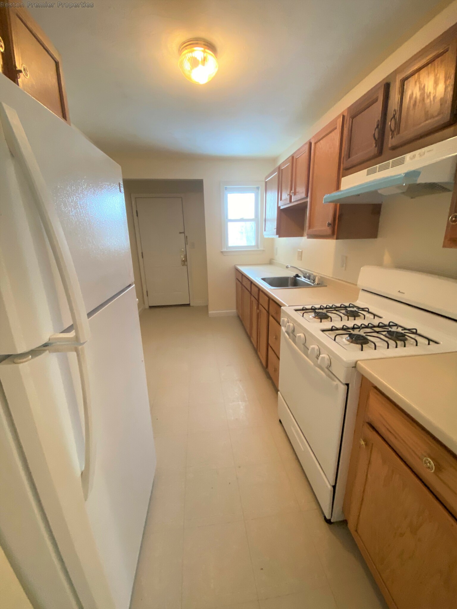 2 bed, 1 bath apartment for rent at 30 Ebbett Ave, Quincy — photo 3 of 13