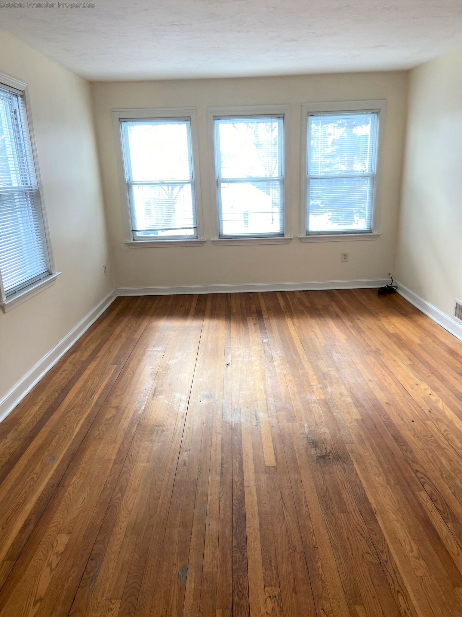 2 bed, 1 bath apartment for rent at 30 Ebbett Ave, Quincy — photo 4 of 13