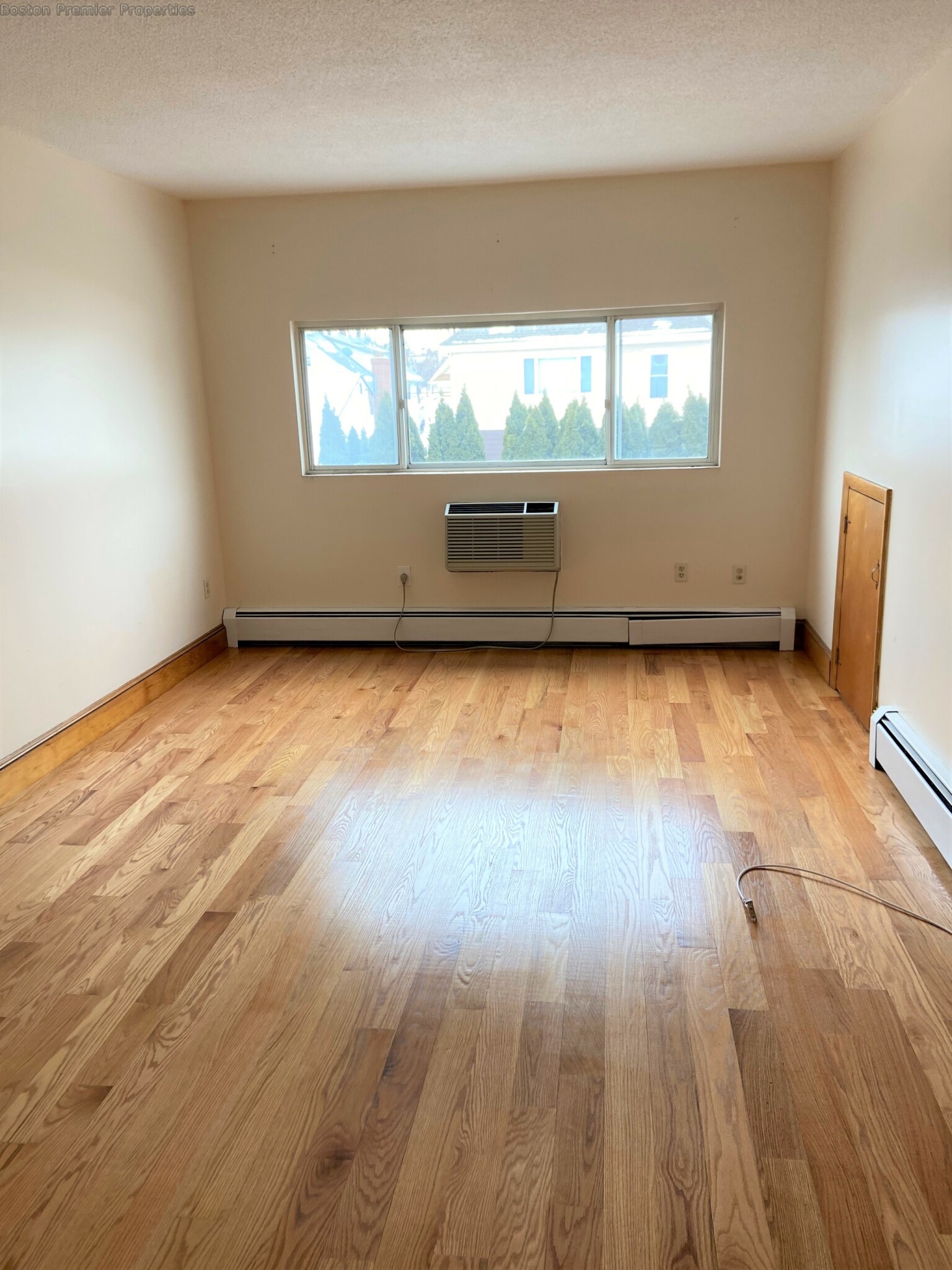 2 bed, 1 bath apartment for rent at 33 South Unit 7, Quincy — photo 1 of 10