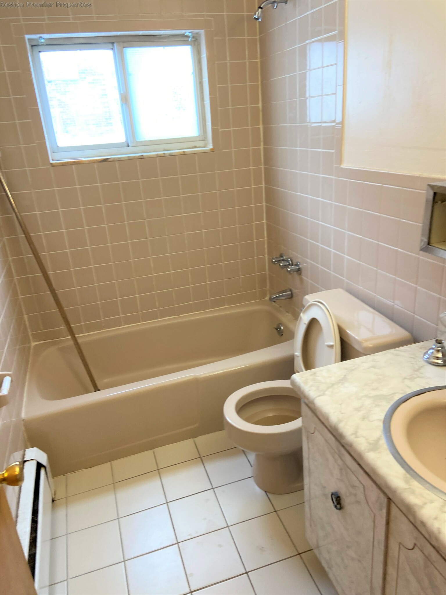 2 bed, 1 bath apartment for rent at 33 South Unit 7, Quincy — photo 4 of 10