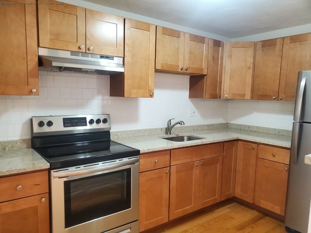 1 bed, 1 bath apartment for rent at 55 Elmwood Park Unit 20, Quincy — photo 6 of 6