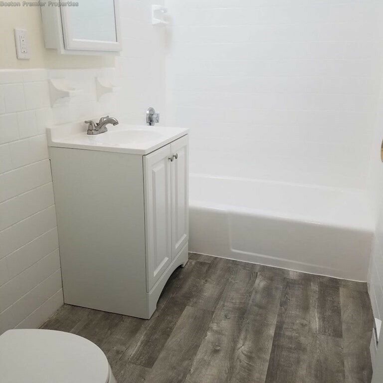 1 bed, 1 bath apartment for rent at 55 Elmwood Park Unit 20, Quincy — photo 3 of 6