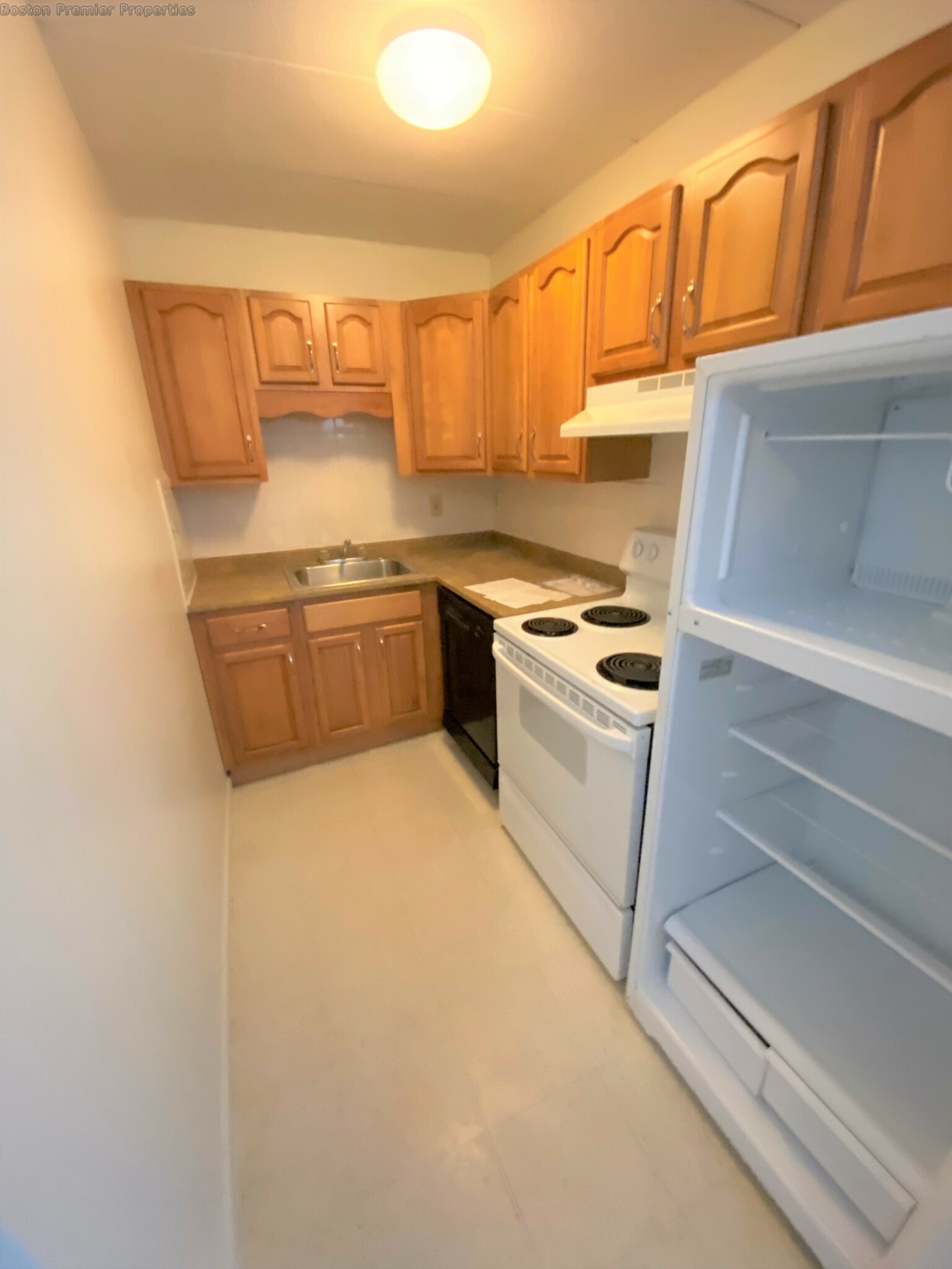 2 bed, 1 bath apartment for rent at 225 Independence Ave Unit 35, Quincy — photo 2 of 12