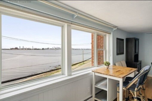 3 bed, 1 bath apartment for rent at 7 Dorchester Unit 3, Quincy — photo 3 of 12