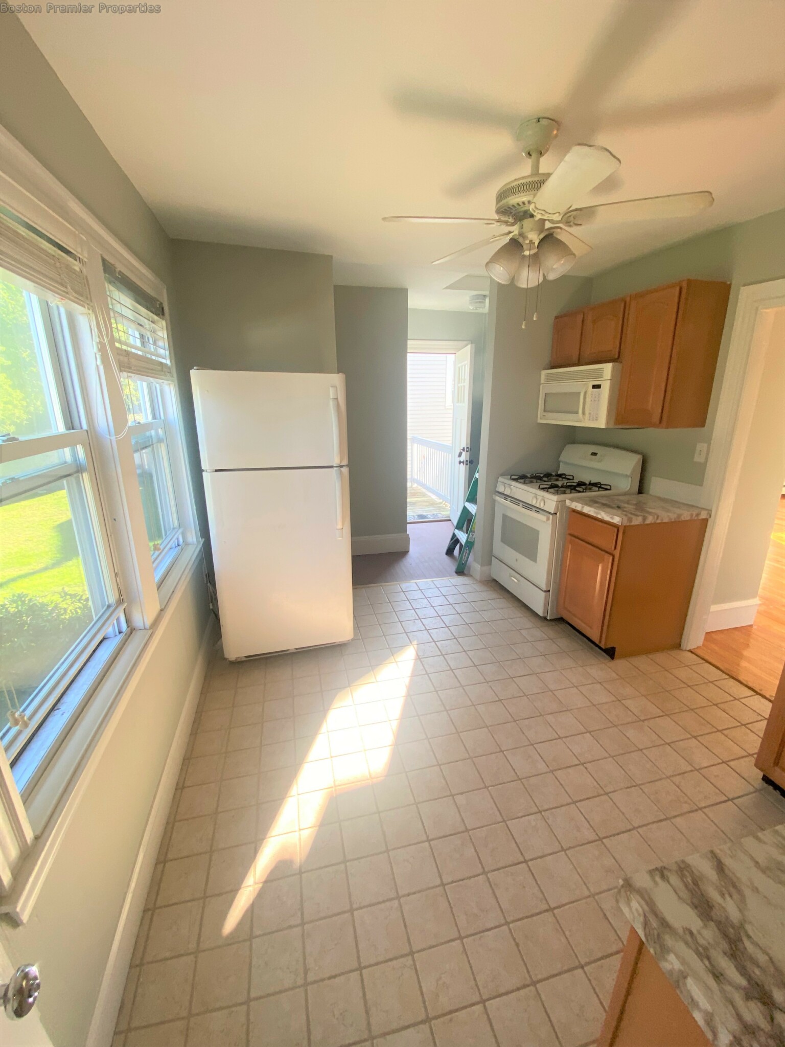 1 bed, 1 bath apartment for rent at 218 Billings, Quincy — photo 6 of 11