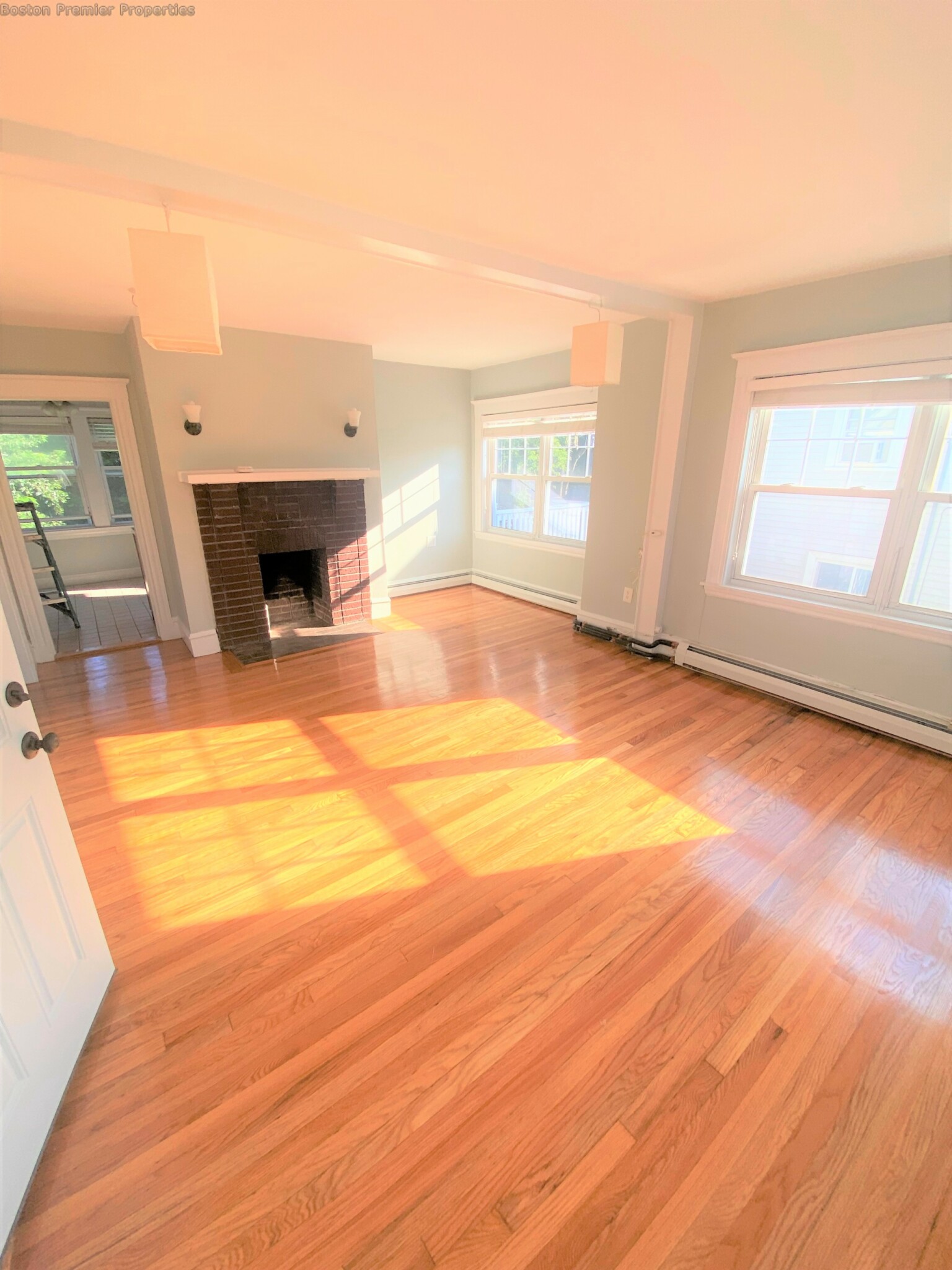 1 bed, 1 bath apartment for rent at 218 Billings, Quincy — photo 1 of 11