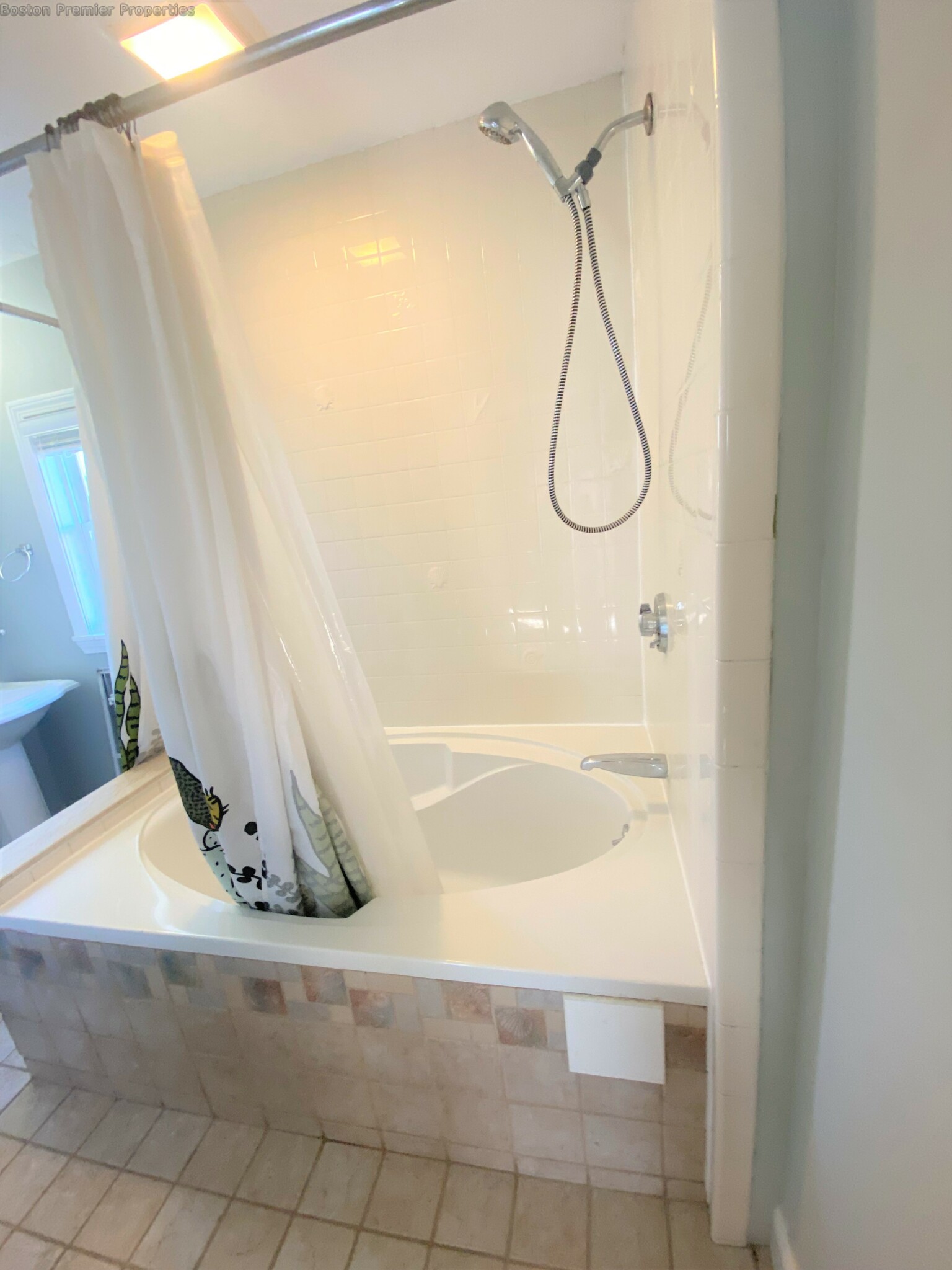 1 bed, 1 bath apartment for rent at 218 Billings, Quincy — photo 11 of 11