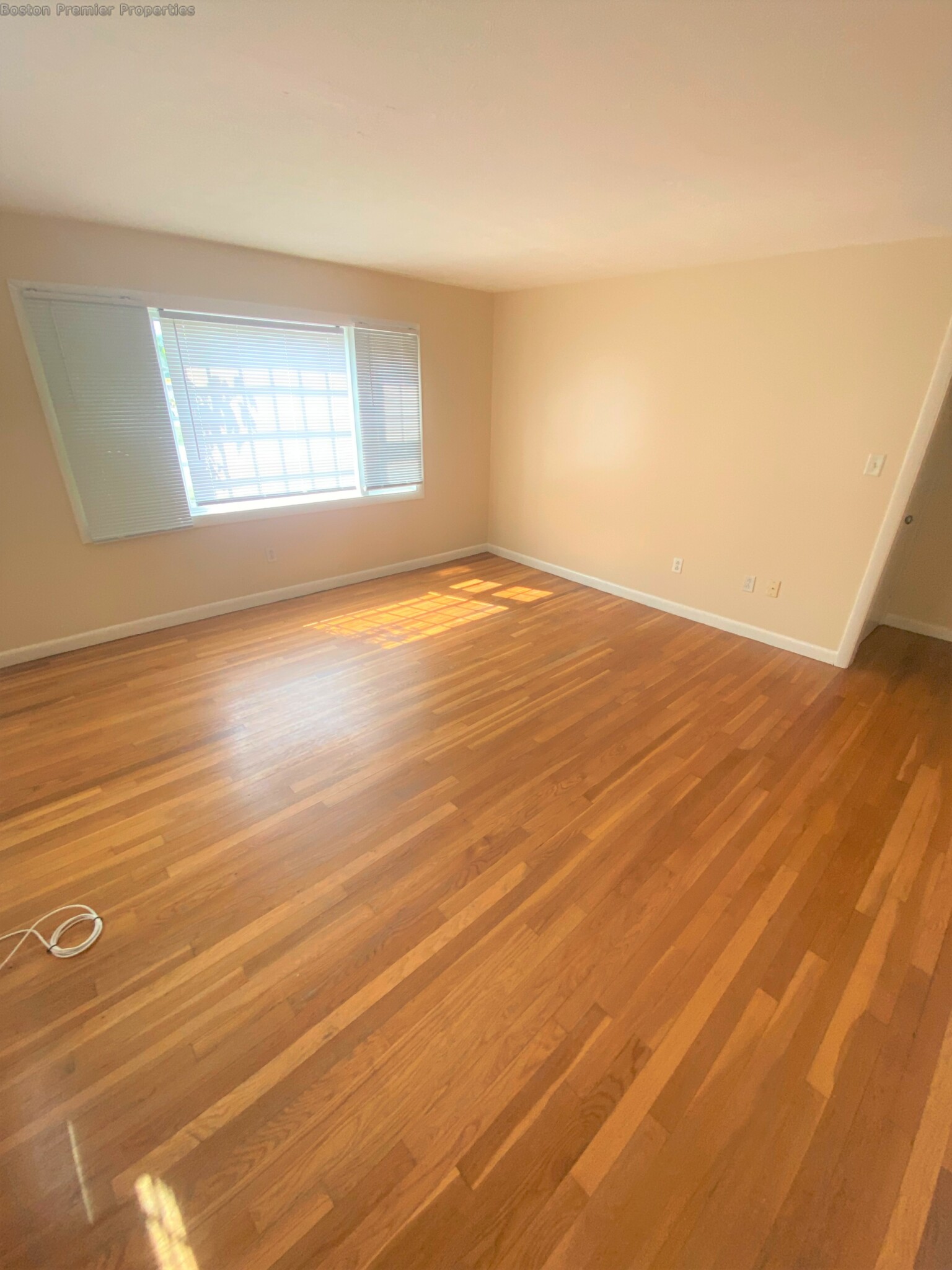 1 bed, 1 bath apartment for rent at 8 Abington Ave Unit 1 R, Holbrook — photo 5 of 13