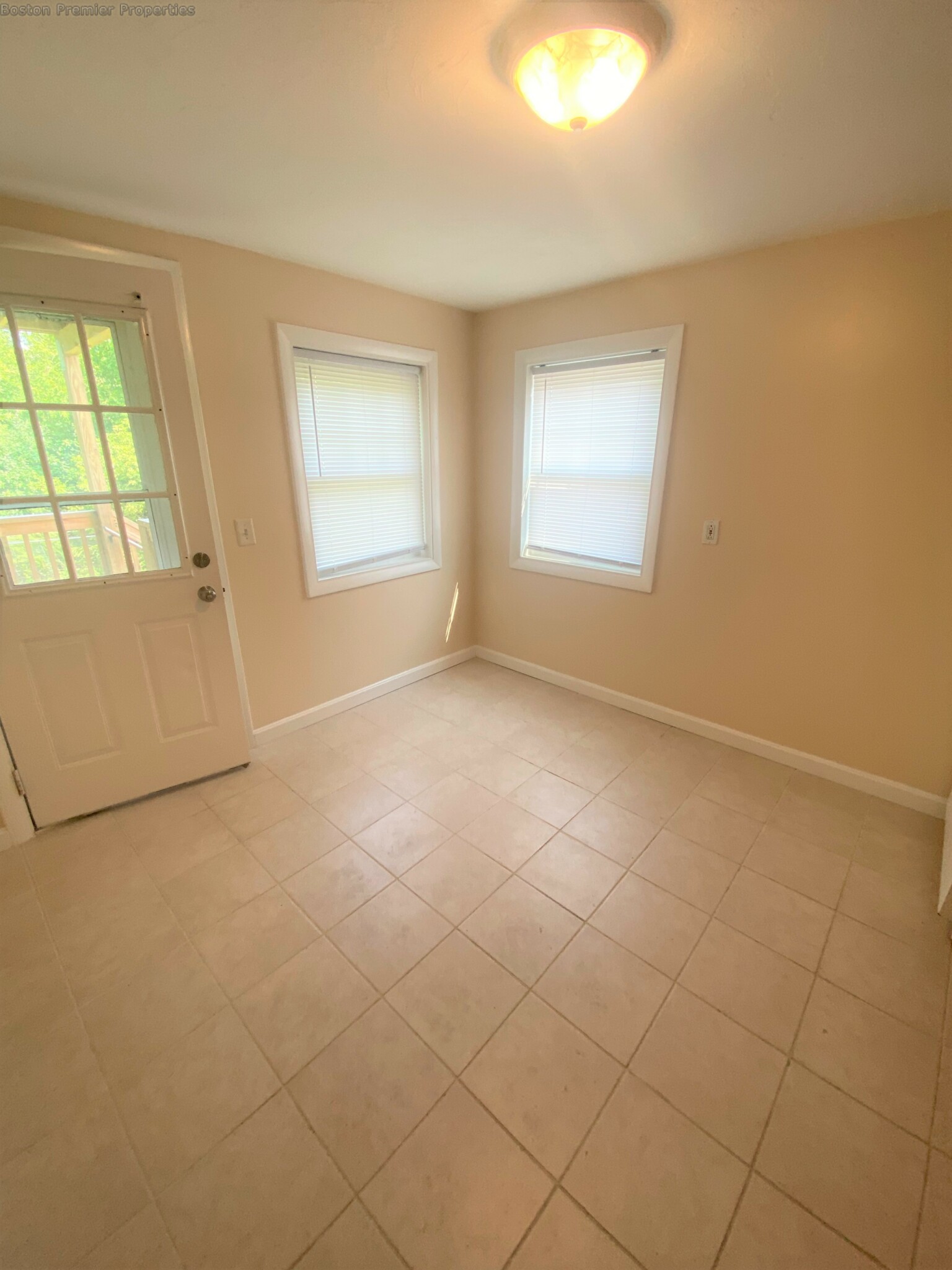 1 bed, 1 bath apartment for rent at 8 Abington Ave Unit 1 R, Holbrook — photo 8 of 13