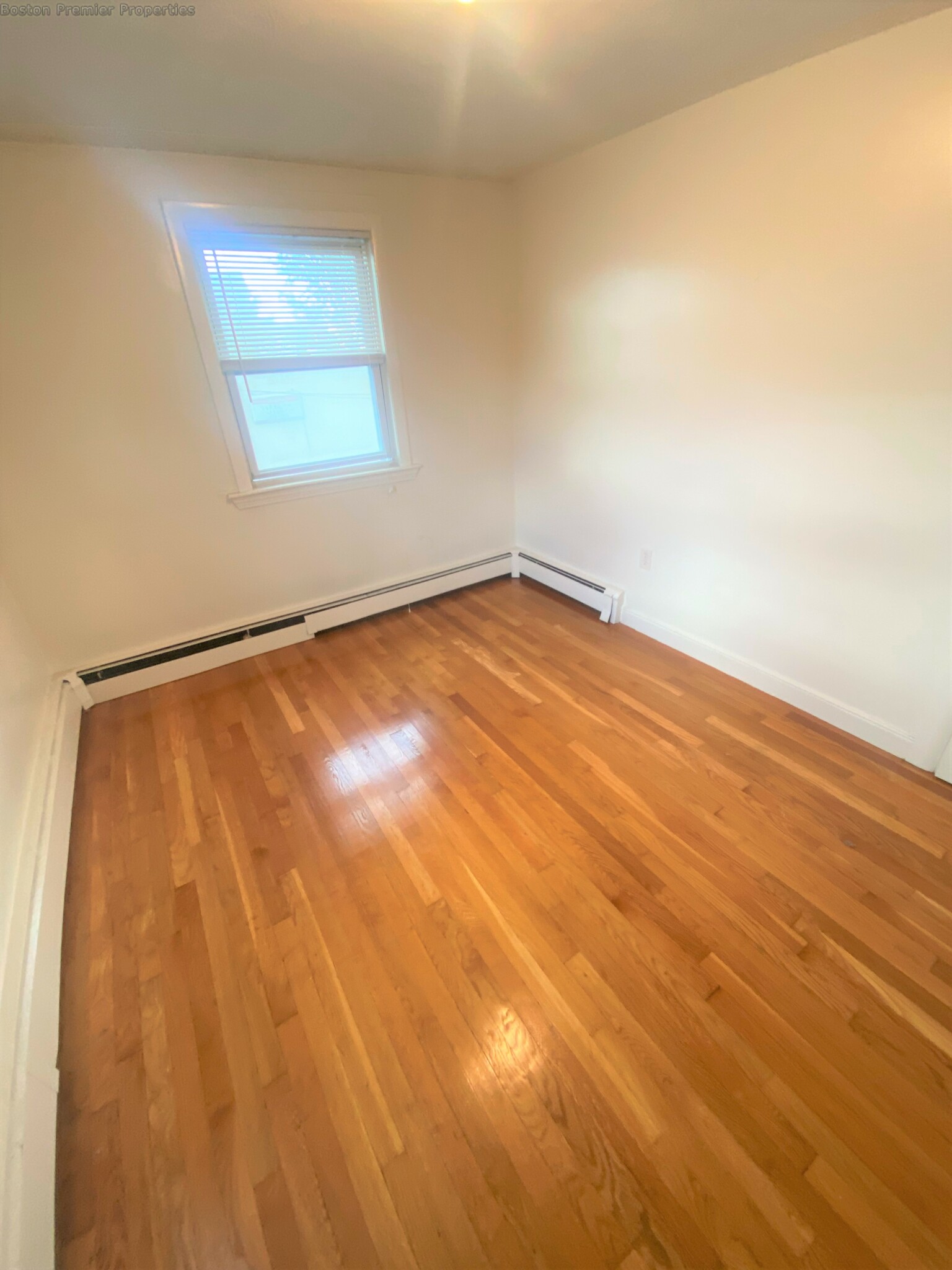 2 bed, 1 bath apartment for rent at 18 Old Colony Ave Unit 4, Quincy — photo 5 of 8