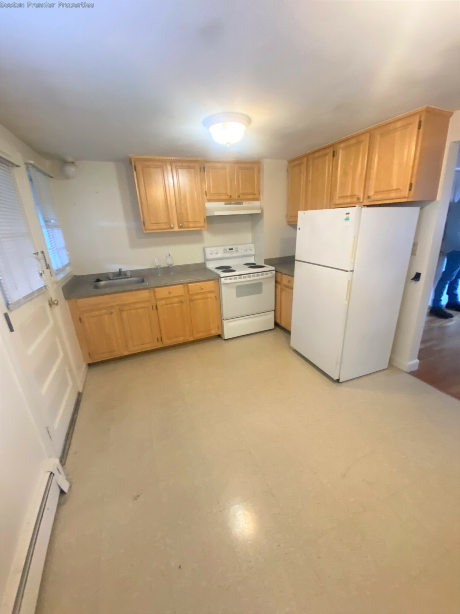 2 bed, 1 bath apartment for rent at 18 Old Colony Ave Unit 4, Quincy — photo 7 of 8