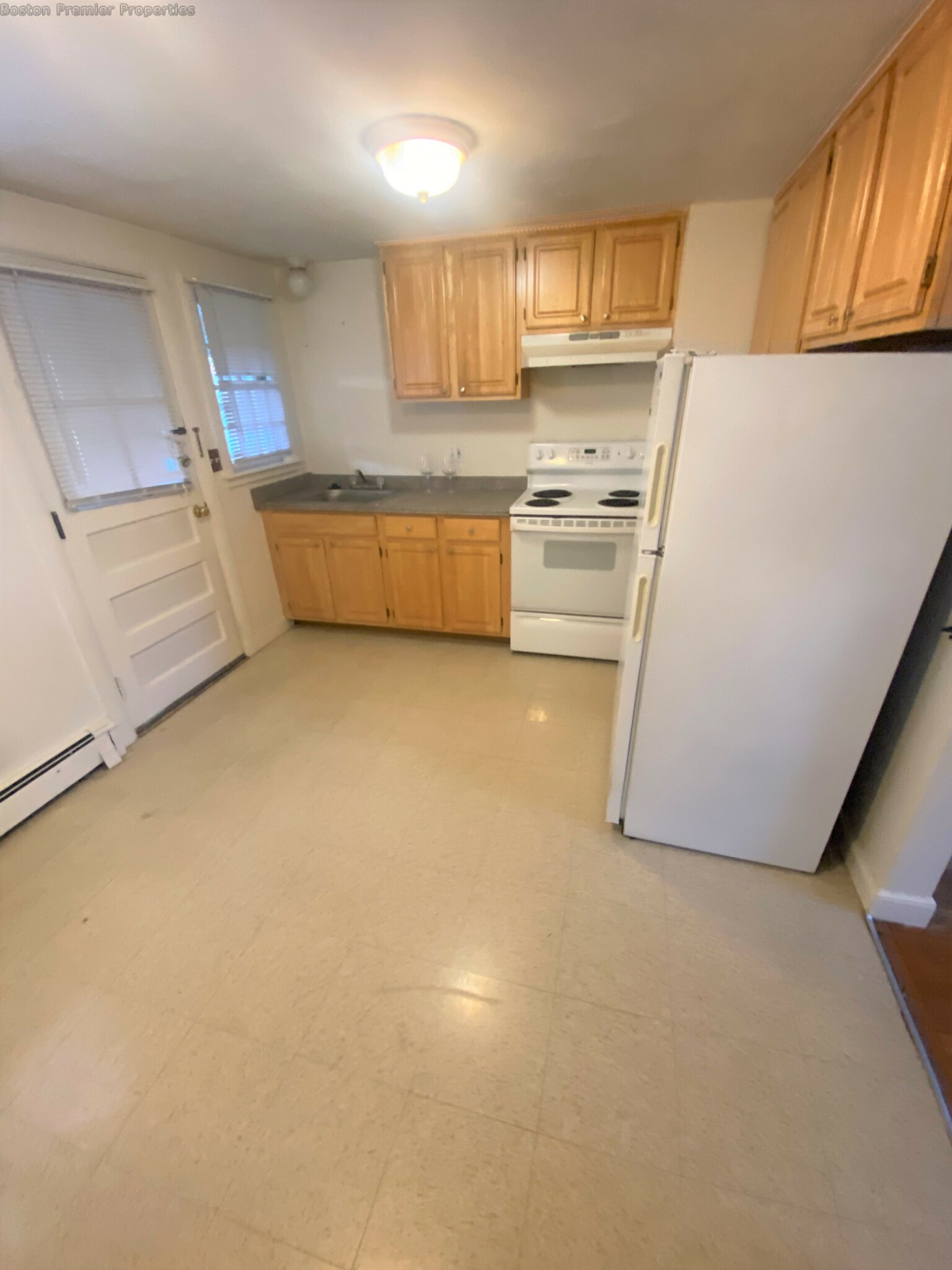 2 bed, 1 bath apartment for rent at 18 Old Colony Ave Unit 4, Quincy — photo 6 of 8