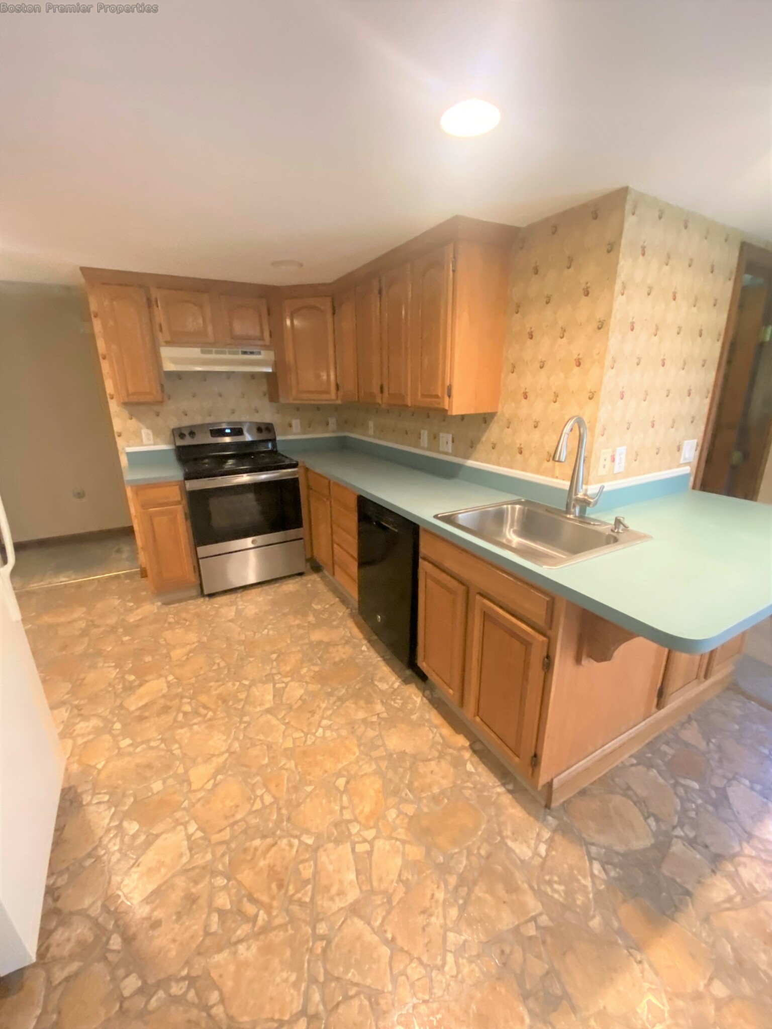 1 bed, 1 bath apartment for rent at 32 Williams Ct, Braintree