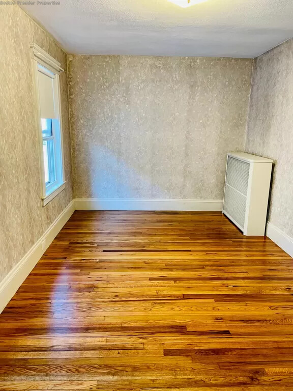2 bed, 1 bath apartment for rent at 126 Warren Ave, Milton — photo 2 of 13