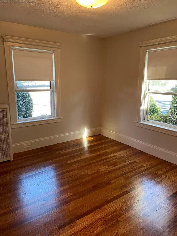 2 bed, 1 bath apartment for rent at 126 Warren Ave, Milton — photo 5 of 13