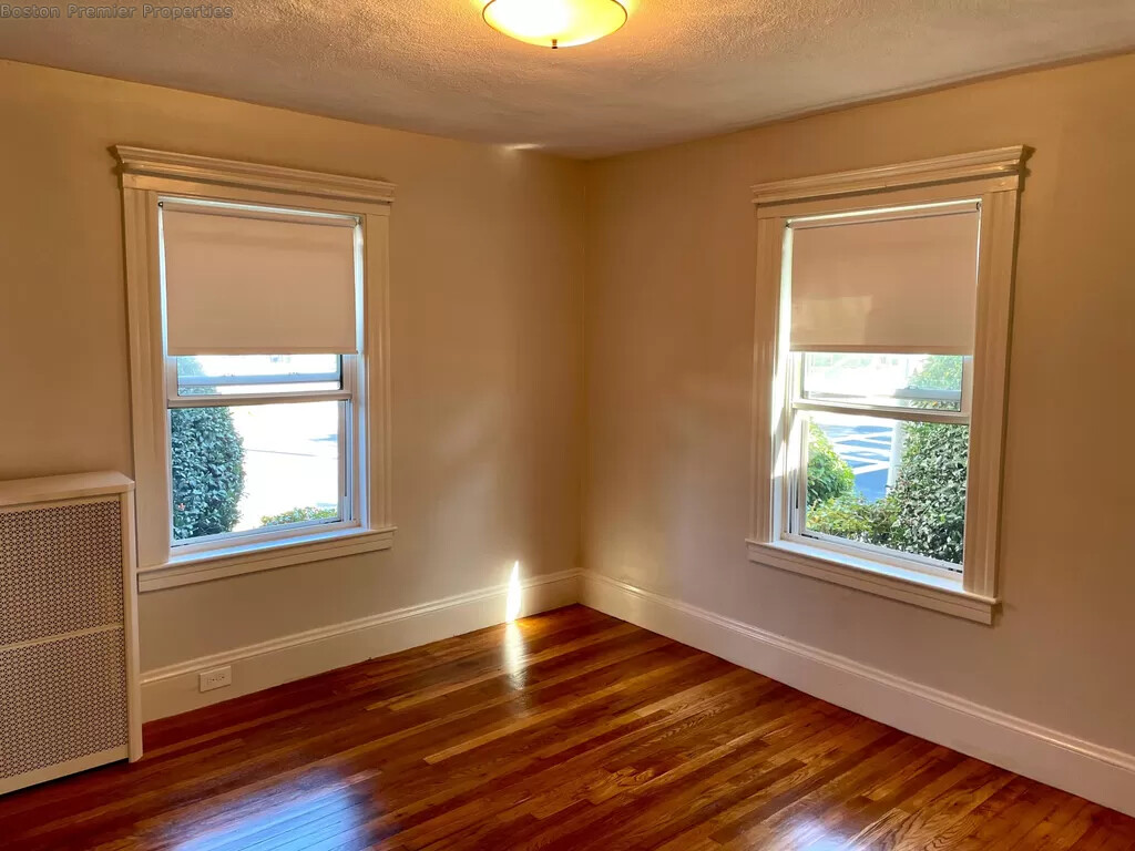 2 bed, 1 bath apartment for rent at 126 Warren Ave, Milton — photo 8 of 13