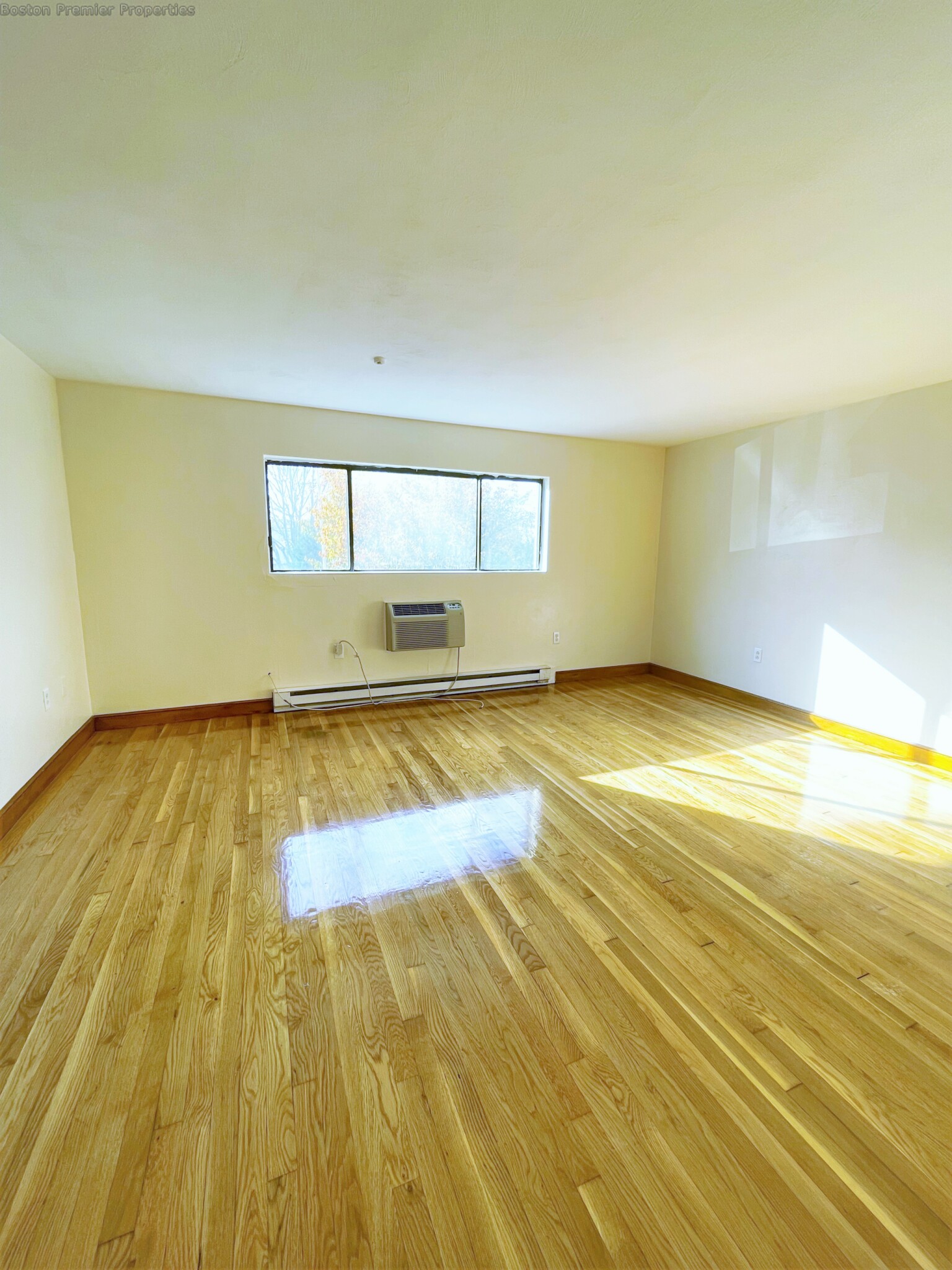 2 bed, 1 bath apartment for rent at 836 Sea St Unit 3, Quincy — photo 3 of 15