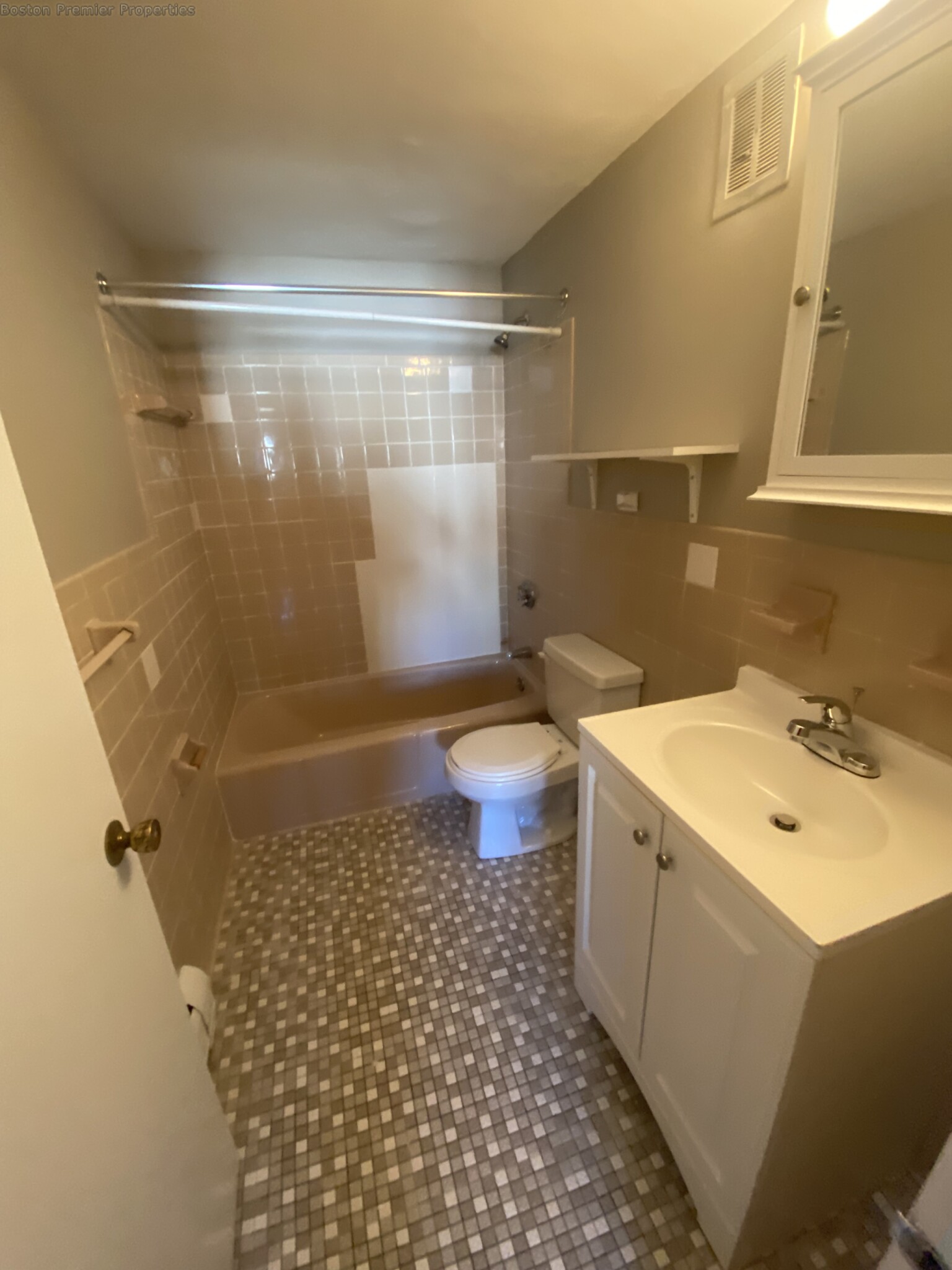 1 bed, 1 bath apartment for rent at 30-36 Marlboro St Unit 3F, Quincy — photo 5 of 12