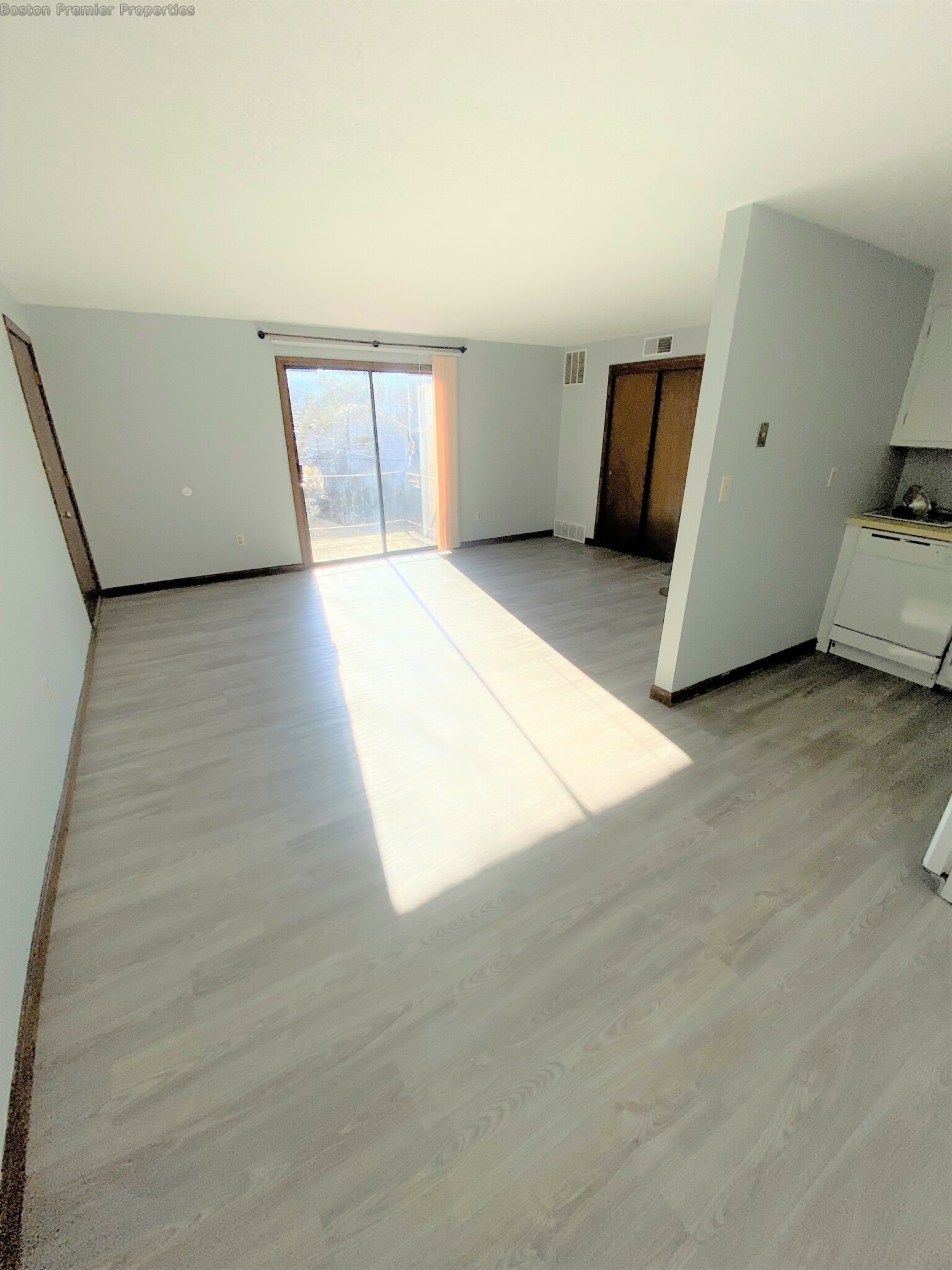 2 bed, 1 bath apartment for rent at 15 Veranda Rd Unit 8, Braintree — photo 2 of 10