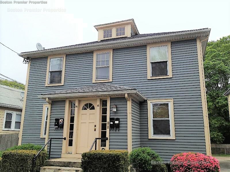 1 bed, 1 bath apartment for rent at 87-89 Brook Rd Unit 2R, Quincy