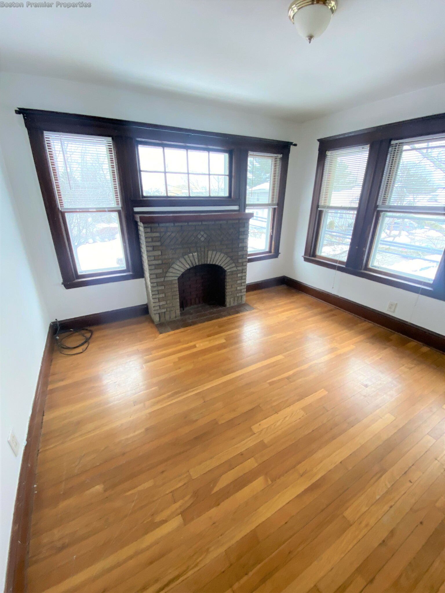 1 bed, 1 bath apartment for rent at 47 Wilson Ave, Quincy — photo 3 of 11