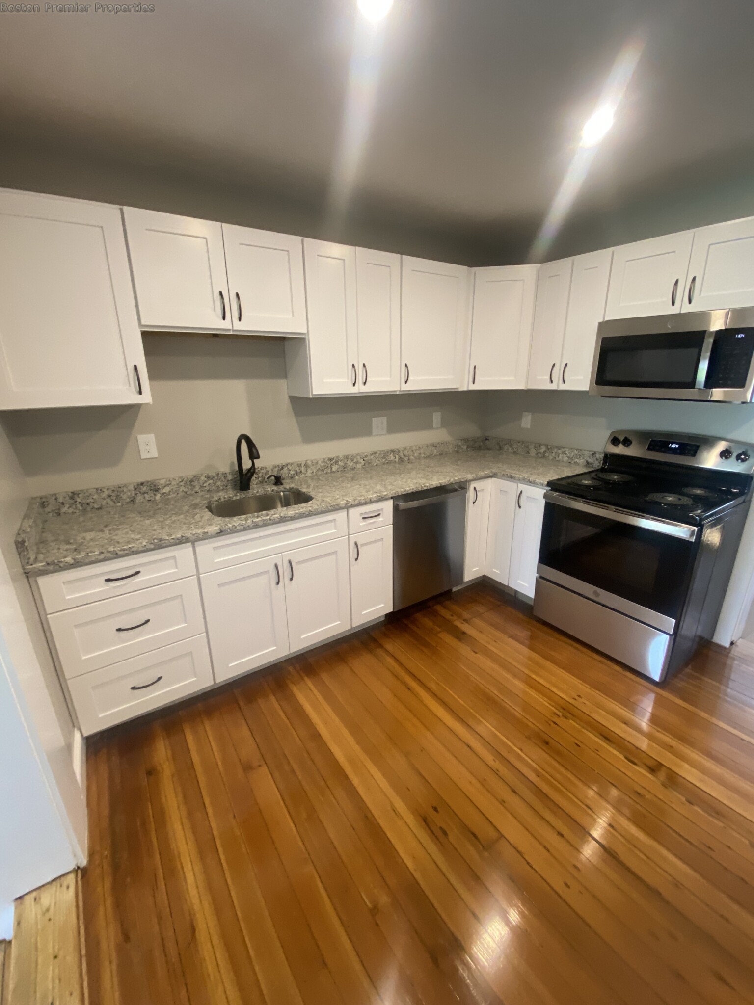 13-15 Kent St, Quincy