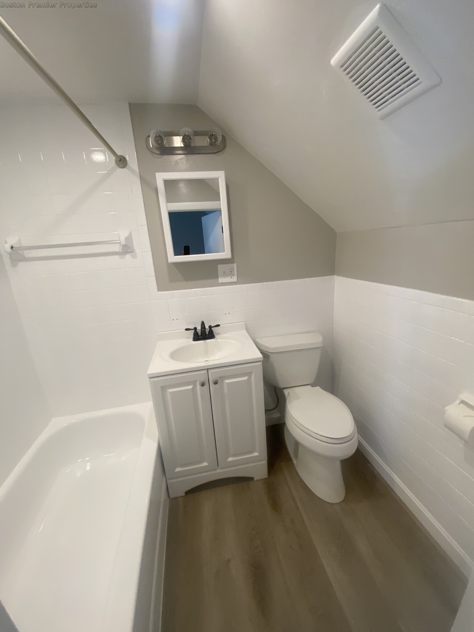 13-15 Kent St, Quincy