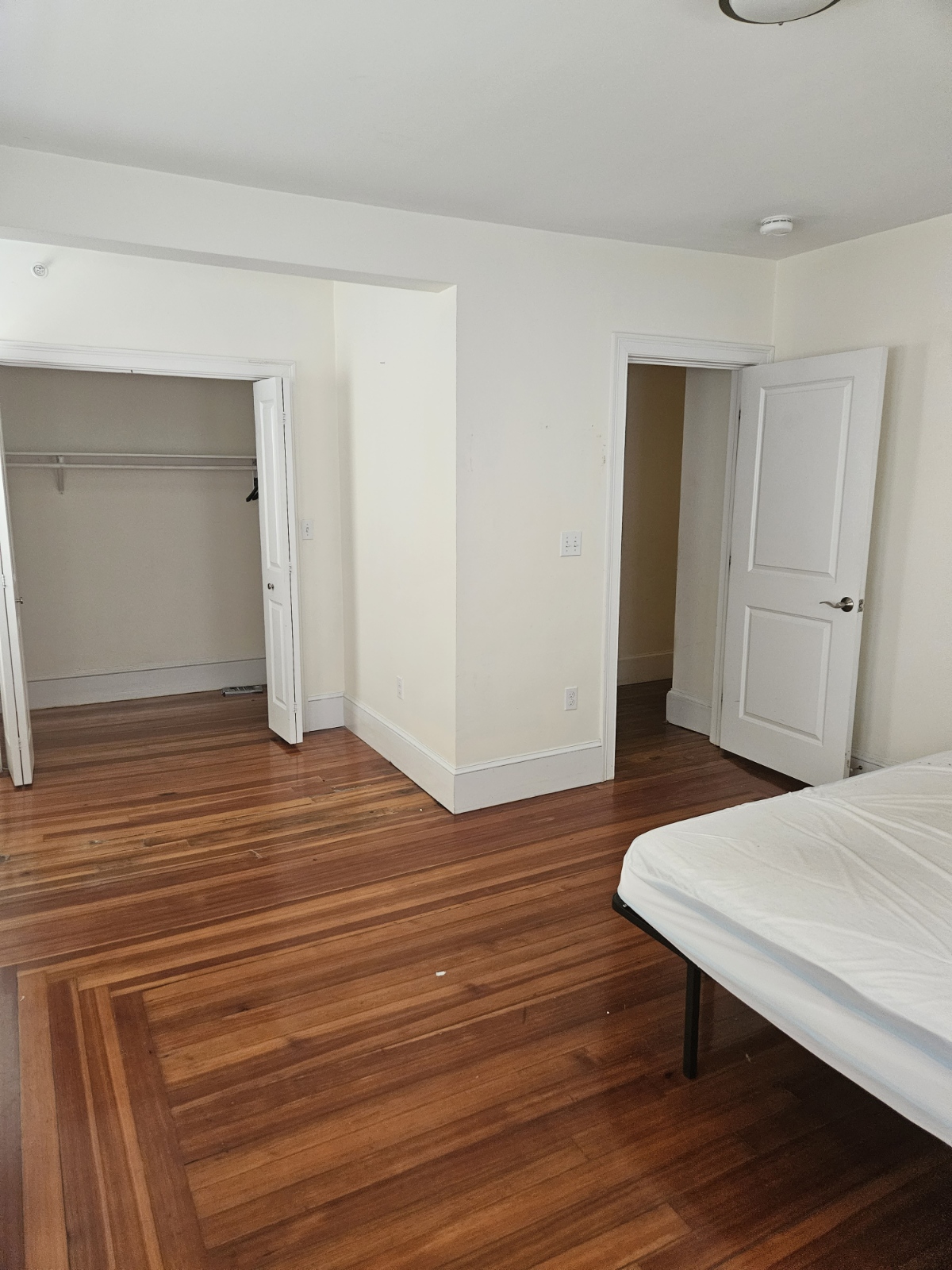 20 Moraine, Waverley Square