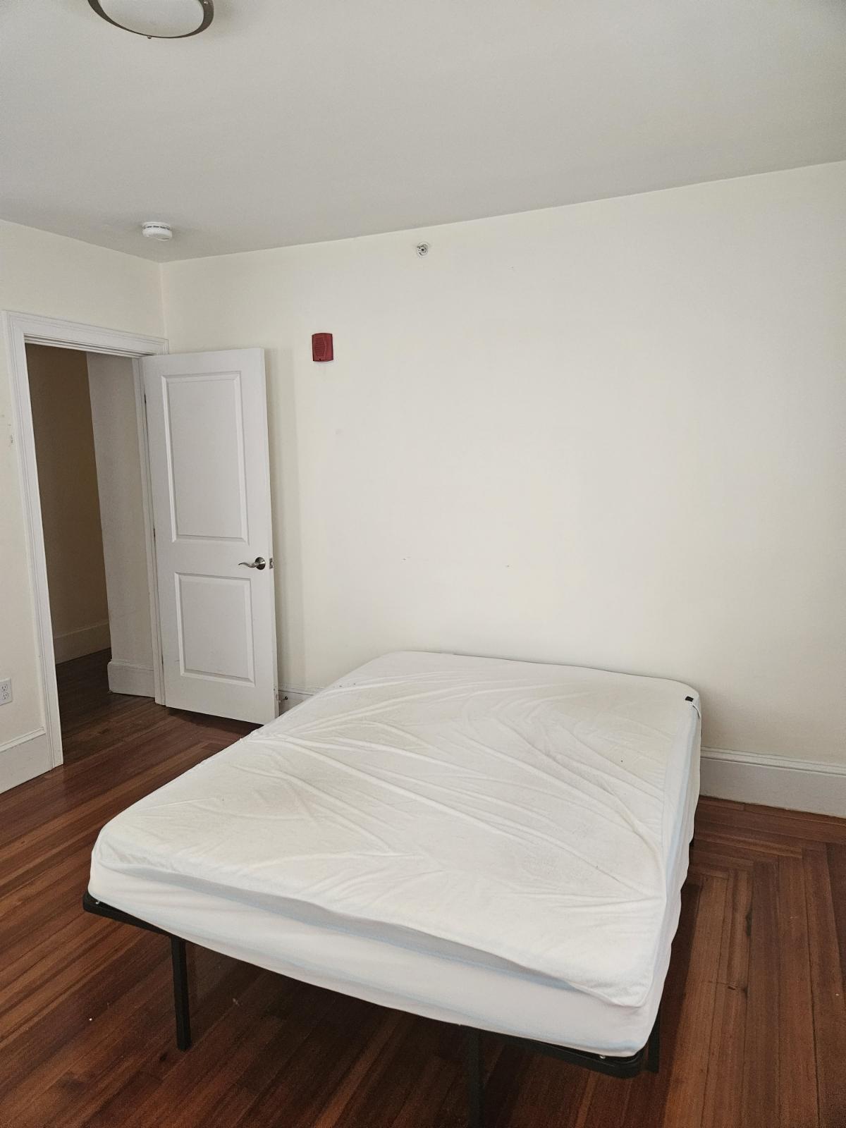 20 Moraine, Waverley Square