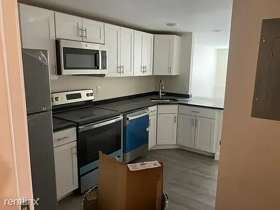 520 Main St, Banks Square