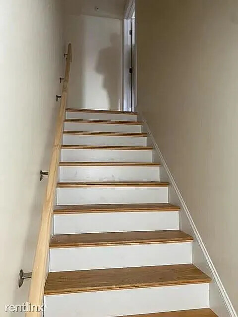 520 Main St, Banks Square