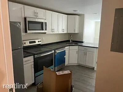 520 Main St, Banks Square