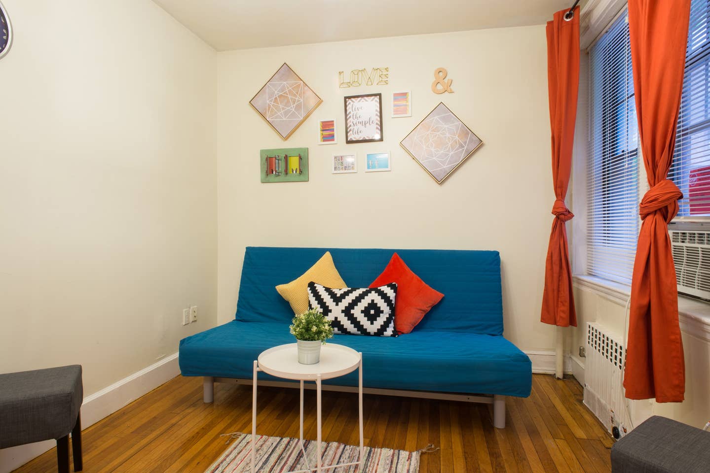 2 bed, 1 bath apartment for rent at 58 Queensberry St Unit 7, Fenway — photo 3 of 9