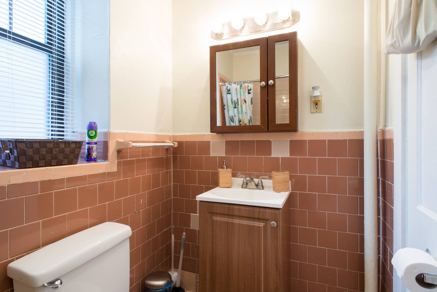 2 bed, 1 bath apartment for rent at 58 Queensberry St Unit 7, Fenway — photo 8 of 9