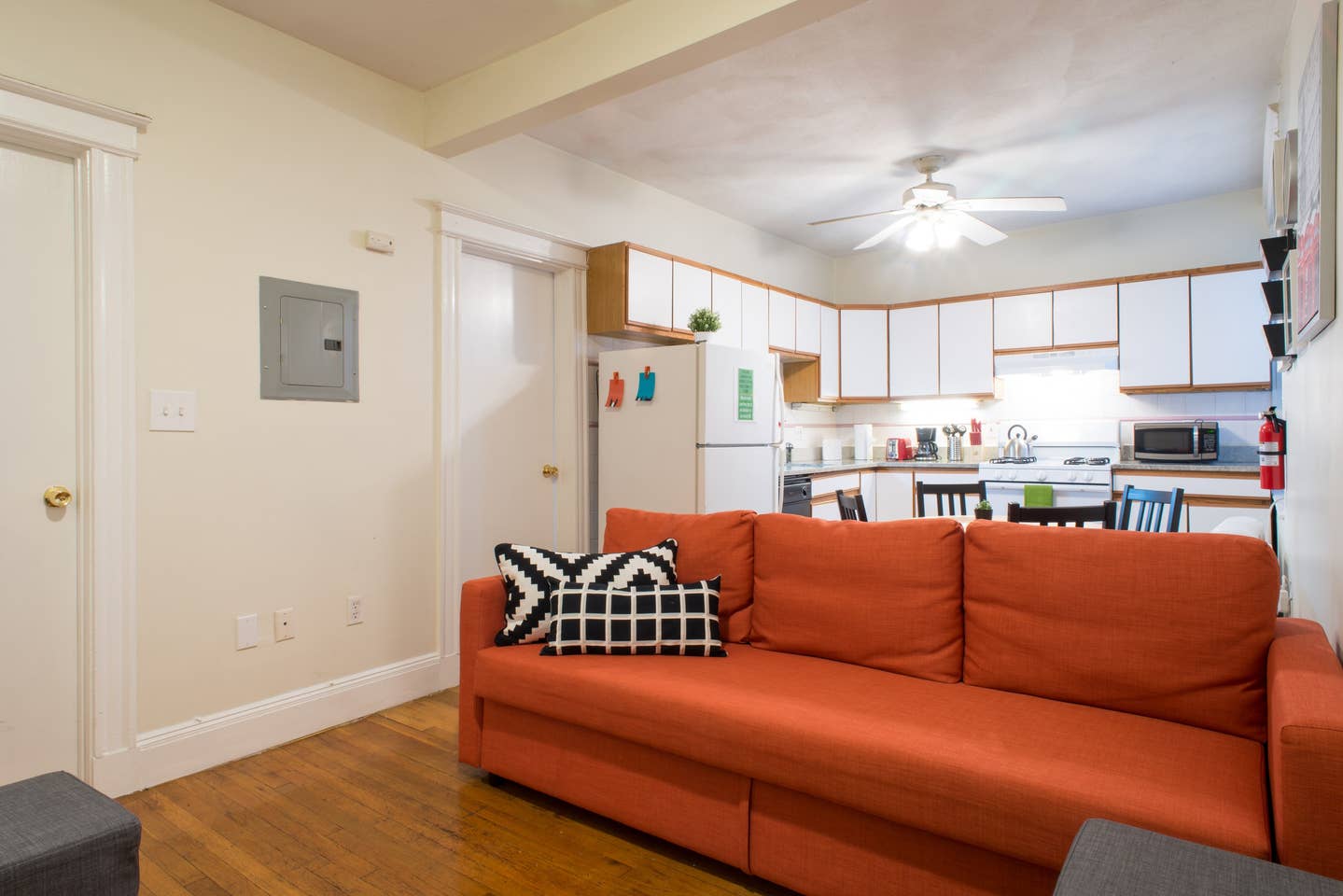 2 bed, 1 bath apartment for rent at 56 Queensberry St Unit 18, Fenway — photo 2 of 9