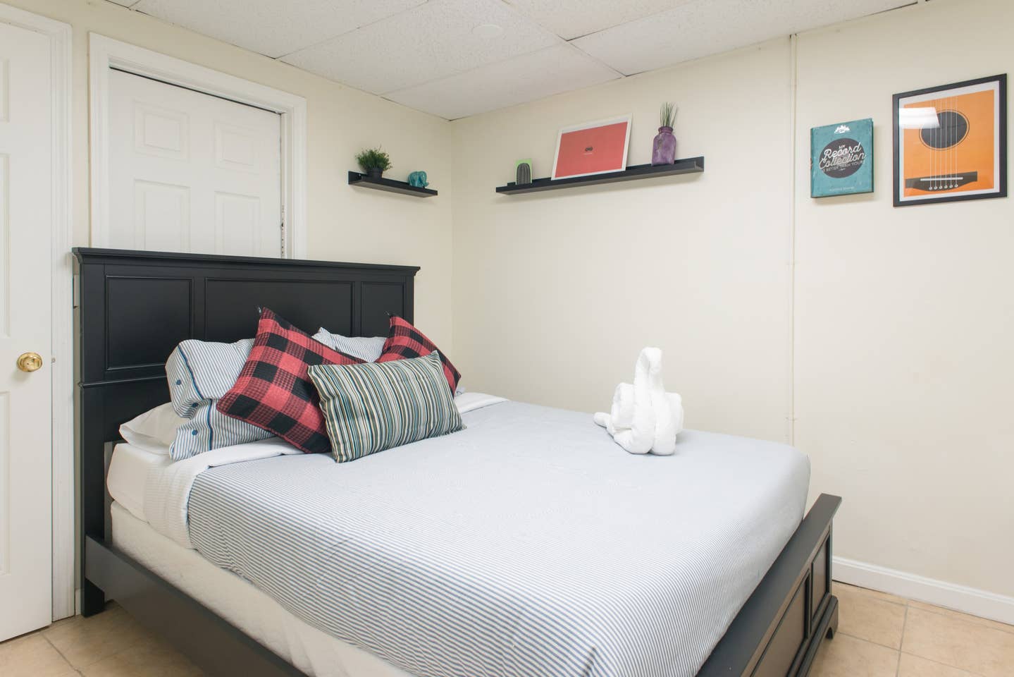 4 bed, 2.5 bath apartment for rent at 43 Bay State Rd Unit A, Fenway — photo 5 of 16